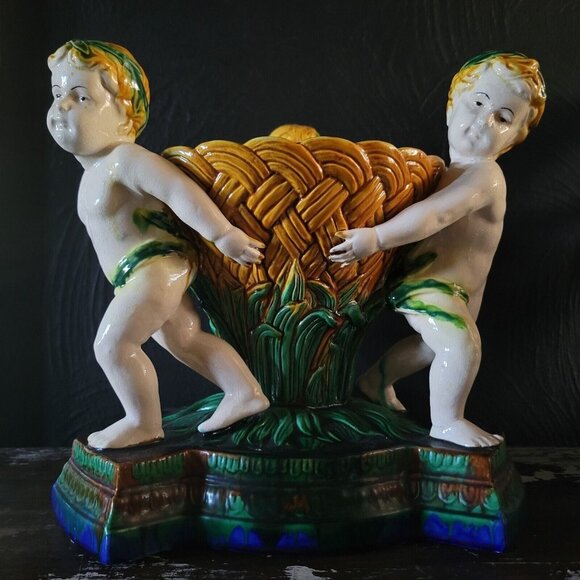 Large Vintage Majolica Bowl With 3 Putti Holding Bowl, Large Ceramic Centerpiece - Picture 4 of 6